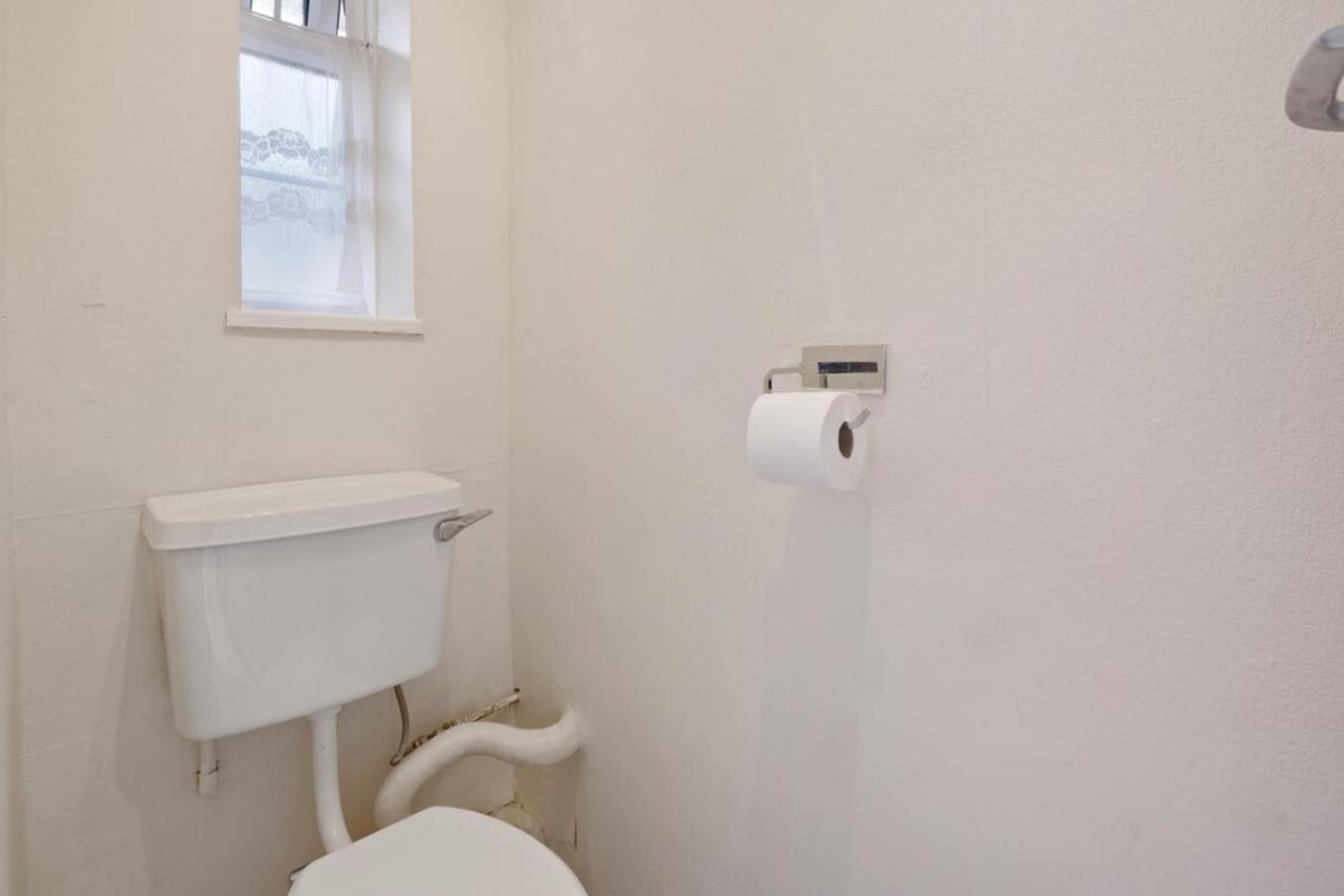 The Serene 2-Bedroom Flat W Free Street Parking Sutton  Ngoại thất bức ảnh