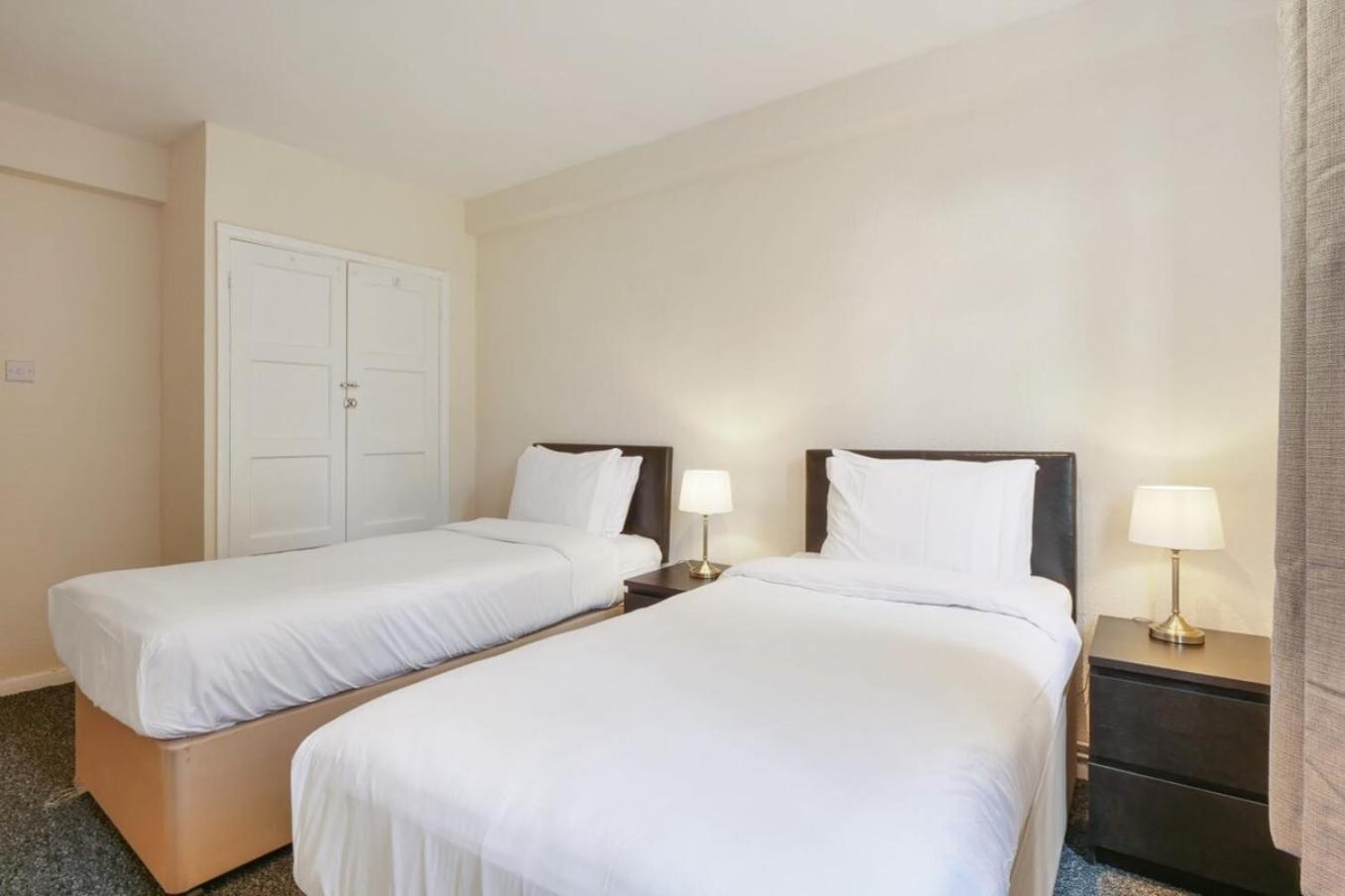 The Serene 2-Bedroom Flat W Free Street Parking Sutton  Ngoại thất bức ảnh